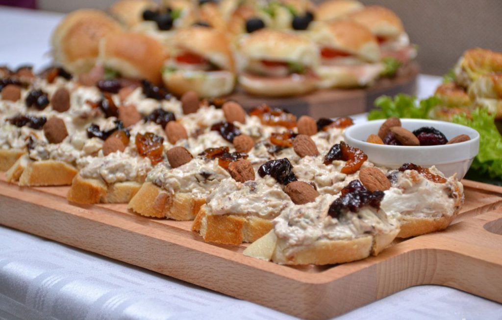 Kanapei - 4 vrste sira i suvo voće