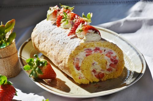 Uradi sama: Rolat sa jagodama i krem sirom (Recept)
